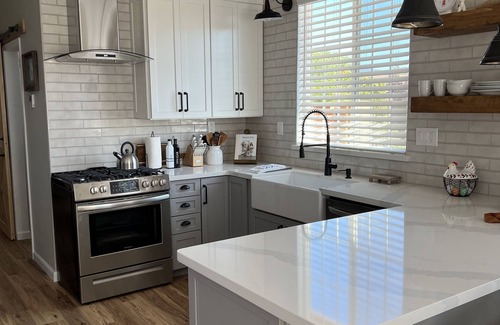 Buellton Cottage | Solvang/Buellton area holiday/vacation upscale Rental w/patio, grill