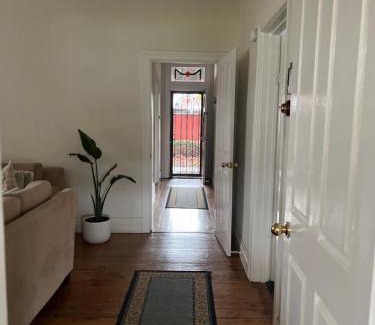 South Albury House | Somerby House! premium CBD escape, pets welcome