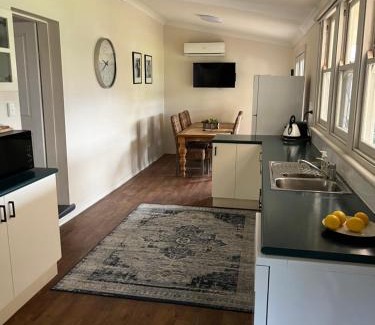 South Albury House | Somerby House! premium CBD escape, pets welcome