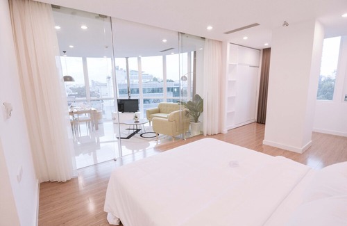 Nguyen Thai Binh Apartment | Son & Henry - TWA2A - Spacious 2BR Apartment, CBD, Rooftop Pool and Sky Bar