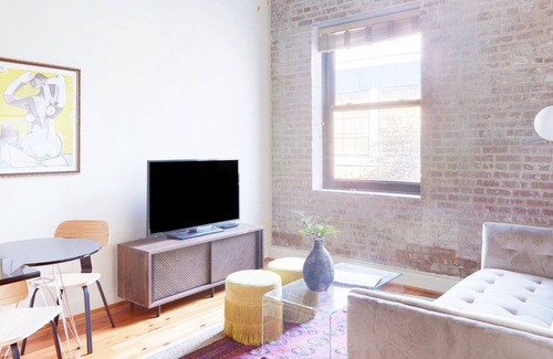 Arts/Warehouse District Apartment | Sonder at Constance Lofts | One-Bedroom Apartment
