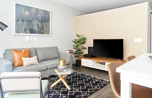 Minneapolis Apartment | Sonder at LUNA | One-Bedroom Apartment