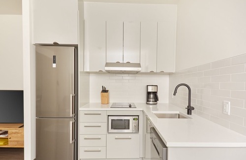 West End Apartment | Sonder at Revival | Stylish Suite