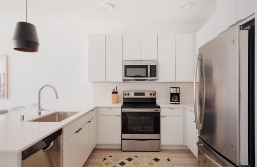 Warehouse District Apartment | Sonder at SECOND & SECOND | Extended Stay Superior One-Bedroom Apartment w/Balcony