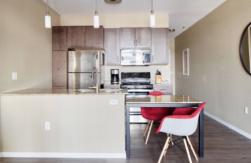 Warehouse District Apartment | Sonder at The Palmer | Extended Stay Superior One-Bedroom Apartment