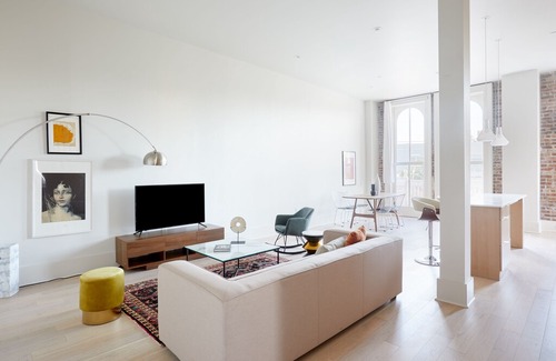 Tulane - Gravier Apartment | Sonder | Gravier Place | Hip 2BR + Balcony