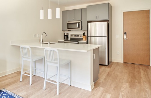 Downtown Minneapolis Apartment | Sonder | Sora | Tasteful 1BR + Sleeper Sofa