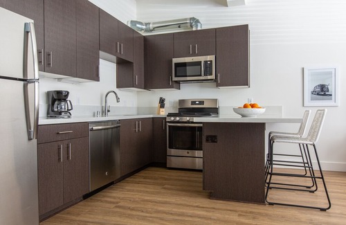 Downtown San Diego Apartment | Sonder | State Suites | Bright Studio