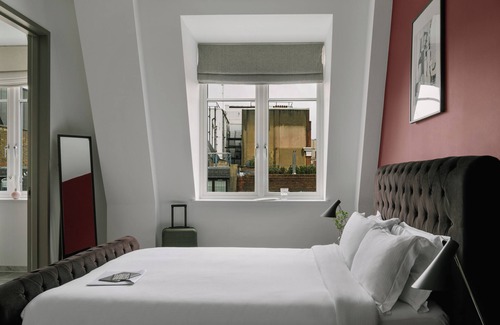 Westminster Apartment | Sonder The Arts Council | Three-Bedroom Apartment in Westminster