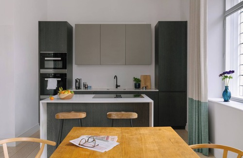 Westminster Apartment | Sonder The Arts Council | 2BR Apartment in Westminster