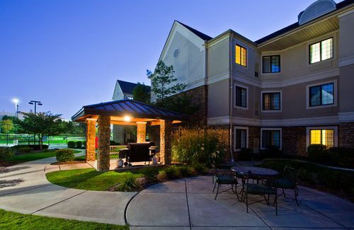 Auburn Hills Hotel | Sonesta ES Suites Detroit Auburn Hills