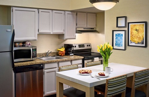 Omaha Hotel | Sonesta ES Suites Omaha