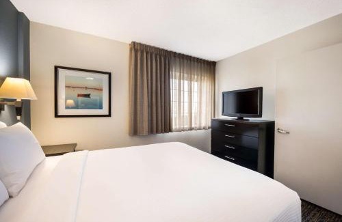 Northeast Heights Hotel | Sonesta Simply Suites Albuquerque