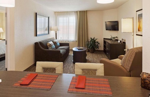 Gahanna Hotel | Sonesta Simply Suites Columbus Airport Gahanna
