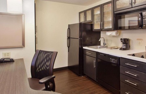 Gahanna Hotel | Sonesta Simply Suites Columbus Airport Gahanna