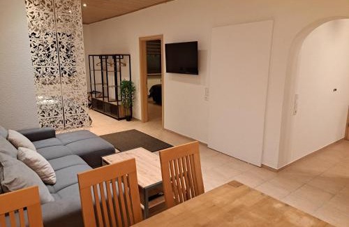 Bexbach Apartment | Sonnen 1 - Erdgeschoss-Wohnung mit Arbeitszimmer und Parkplatz