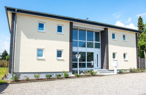 Dahme Apartment | "Sonnenblick" in the Strandburg house. close to the beach and in a quiet location!