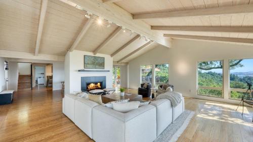 Sonoma House | Sonoma Skyhouse by AvantStay Pool Sauna Hot Tub Stunning Valley Views