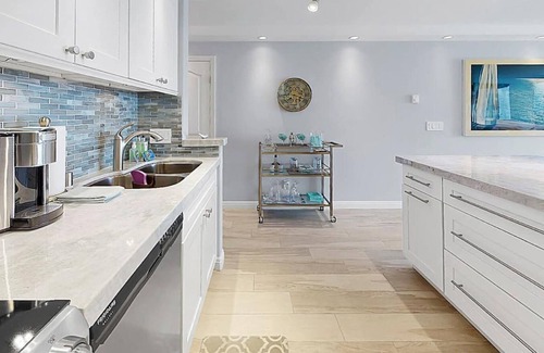 Pacific Beach Condo | Soothing Ocean Sounds, Beach Views, Floor-to-Ceiling Windows: True Beach Therapy