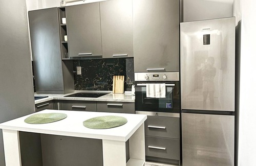 Baia Mare Apartment | Soothing studio with AC, WiFi and free parking in Baia Mare