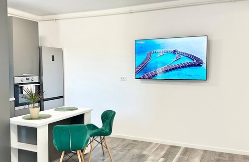 Baia Mare Apartment | Soothing studio with AC, WiFi and free parking in Baia Mare