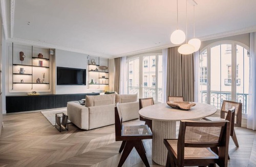 3rd Arrondissement Apartment | Sophisticated 2BED apartment next to the Centre Pompidou