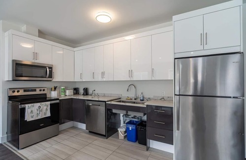 North End Apartment | Sophisticated apt with AC
