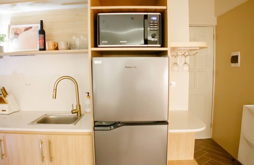 Basak Condo | Sophisticated Furnished Condo w/Balcony in Mactan, Cebu near airport & beaches