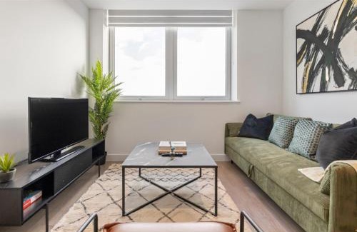 Clock House Apartment | Sophisticated Living: 1-BR Flat in Beckenham