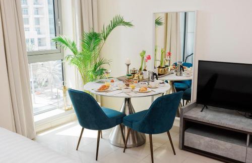 Downtown Dubai Apartment | Sophisticated Studio near Burj Khalifa