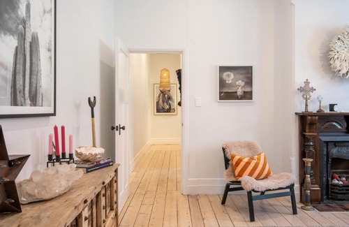 Elwood House | Sophisticated Style in Elwood walk to the beach