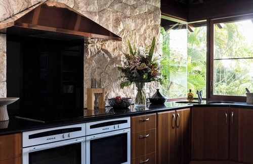 Port Douglas House | Sophisticated Tropical Villa with Infinity Pool