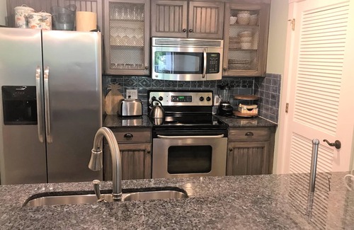 Baytowne Wharf Condo | Sophisticated Village Living - Spacious 3-Bedroom Haven for Eight at Sandestin Golf and Beach Resort!