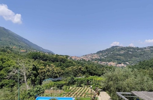 Pimonte House | Sorrento room, room with private bathroom, 20 Min from Pompeii, 40 from Sorrento and Amalfi