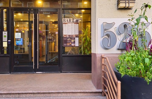 West Poplar Apartment | Sosuite 1BR Penthouse w Patio W D Gym