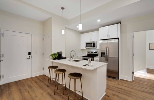 Center City East Apartment | Sosuite | 2BR Apt w W/D, Gym, Lounge