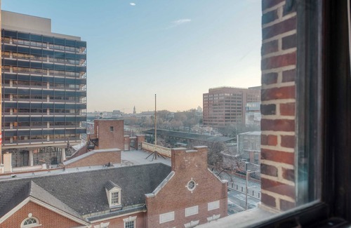 Center City East Apartment | Sosuite | Light-filled Independence Park 2-bedrooms