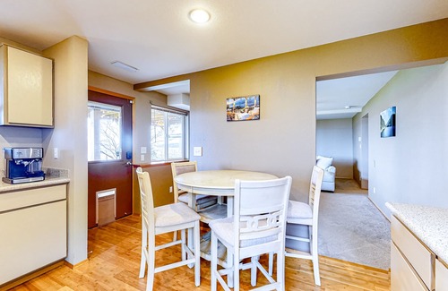 Port Ludlow House | Soundside retreat with fireplace and sunrise views of Puget Sound & Mt. Baker