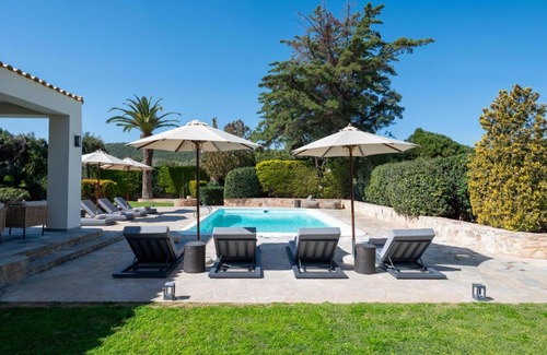 Lavreotiki Villa | Sounio Poseidon Villa