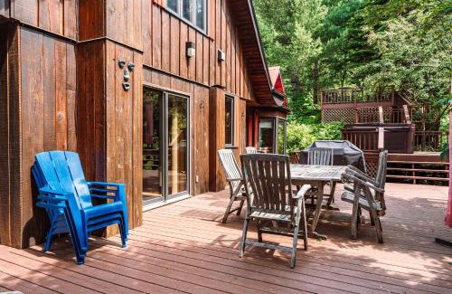 Saint-Faustin-Lac-Carre Ski Chalet | Sous Bois & Loft - Hot tub - Ski out