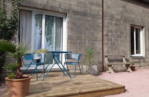 Cerisy-la-Salle Apartment | Sous la charmille.