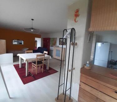 Cerisy-la-Salle Apartment | Sous la charmille.