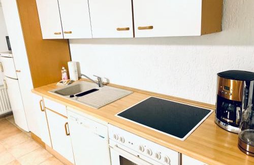 Gehlsdorf Apartment | Souterrain Monteurwohnung mit Sauna und Garten