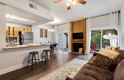 Westgate House | South Austin Creekside Retreat. Nature, Trees, Wet Weather Creek