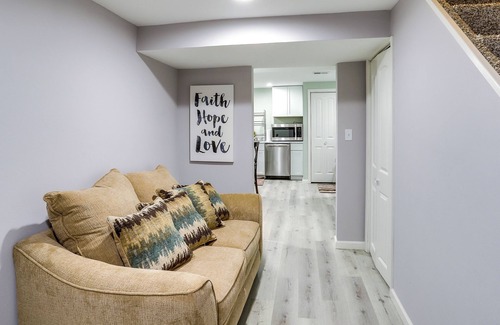 Granger Apartment | South Bend Area Vacation Rental 8 Mi to Notre Dame