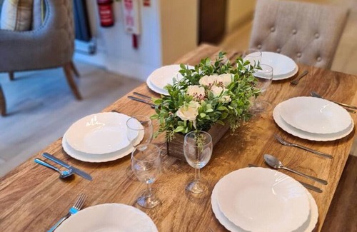Boscombe Apartment | South Coast Holiday Home -3 Bed-GF-Garden-Parking