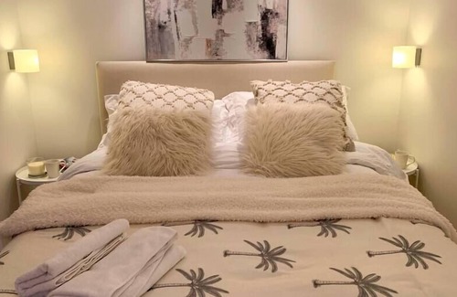 West Meon House | South Downs View Country House