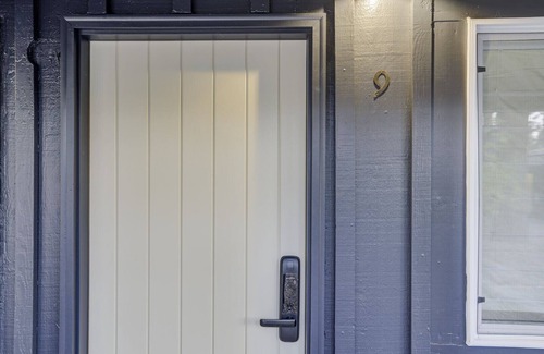 Lakeside Park Apartment | South Lake Chalet #9-New Boutique Suite-Minutes to Heavenly & Lake Tahoe