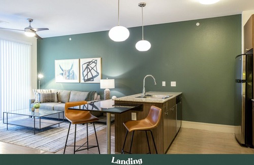 South Lamar Apartment | South Lamar Luxury Apartment with Amazing Location