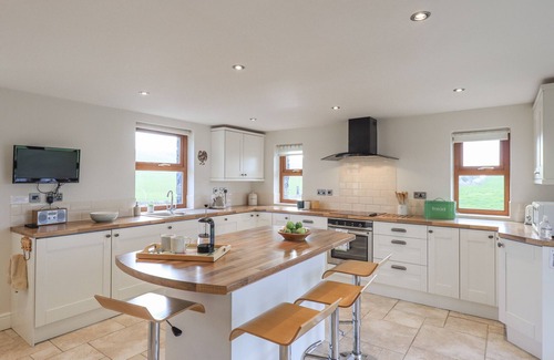 Newton Stewart Cottage | SOUTH MILTON COTTAGE, family friendly, with open fire in Stairhaven